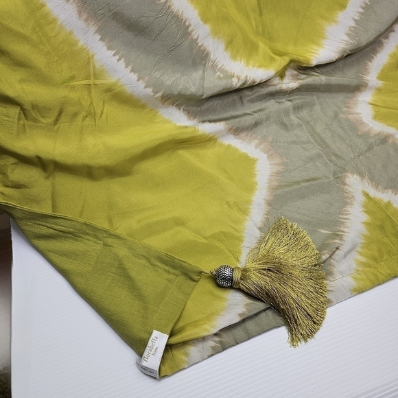 Florabella Throw Saffron Ikat Tie Dye SIlk  Linen Backed Tassels 42 x 70 - Picture 4 of 12